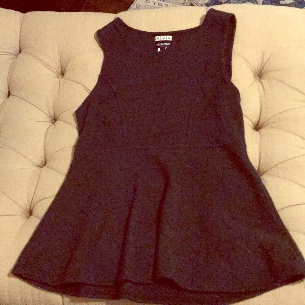 Wool sleeveless maternity tunic.